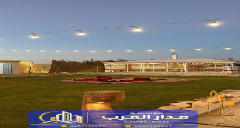 تصميم بيت شعر بواجهة زجاجية